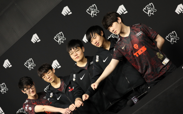 更是对球员 更是对球员