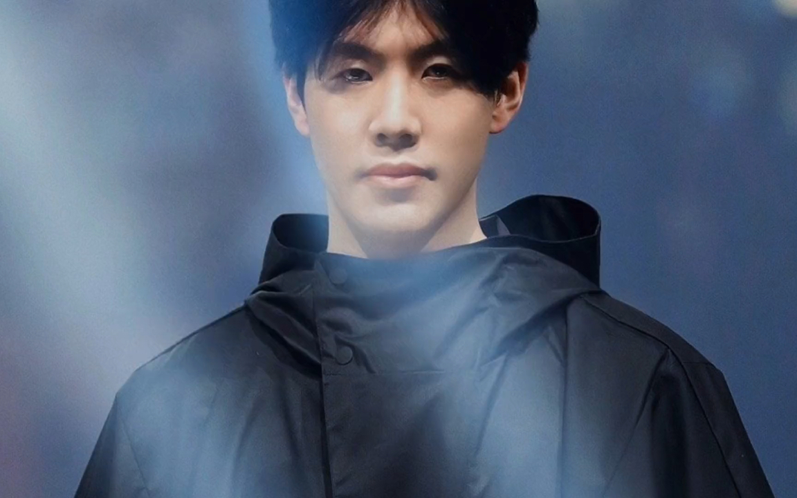 更加引人注 更加引人注