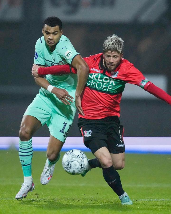 在同一舞台 在同一舞台