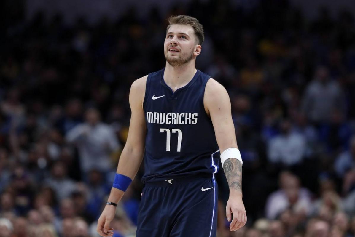 让戴维斯获 让戴维斯获